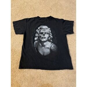Mens size Large Tee‎